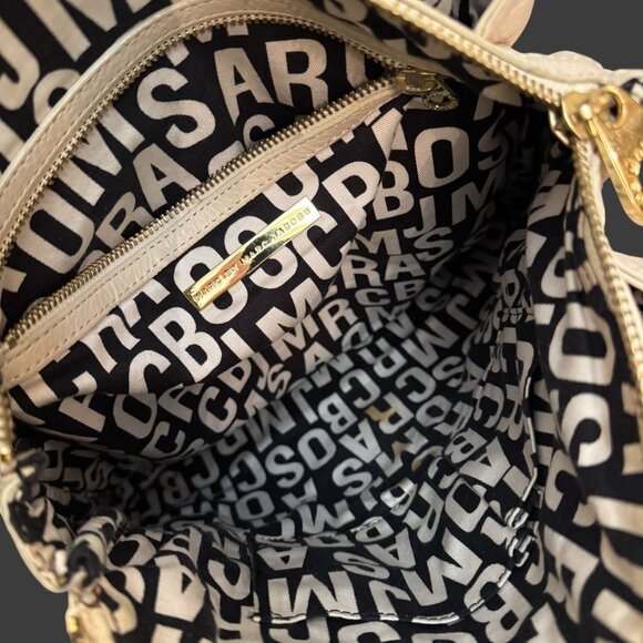 Marc by Marc Jacobs Classic Q Slouchy Satchel Shoulder Tote – Beige Pebbled Leat - Picture 6 of 16